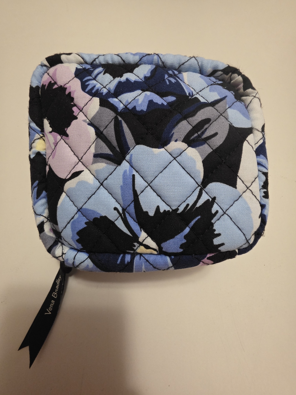 NWT Vera Bradley Gray Quilted Floral Travel Pouch